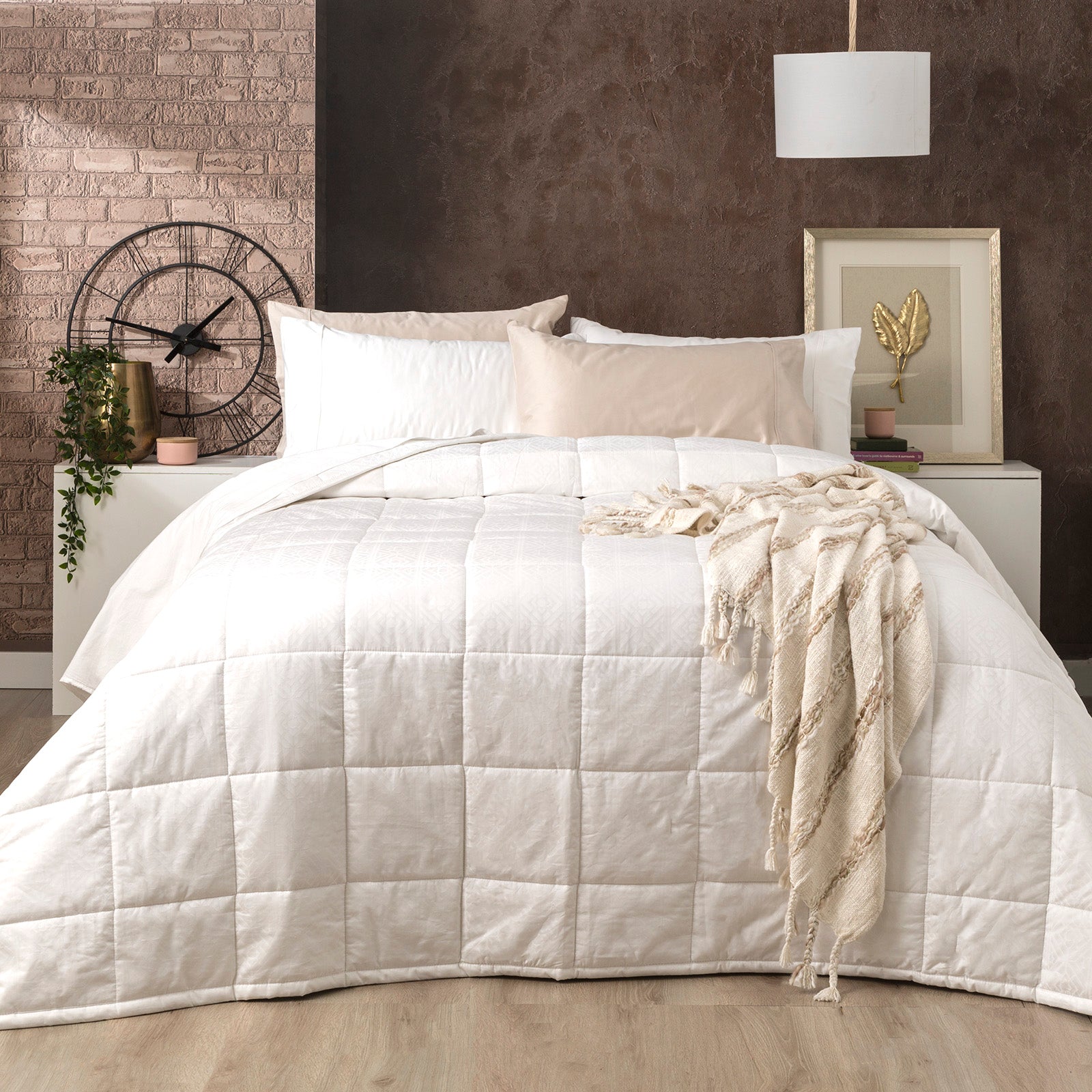 Mosaic 500 TC Cotton Jacquard White Comforter Set by Ddecor Home Queen