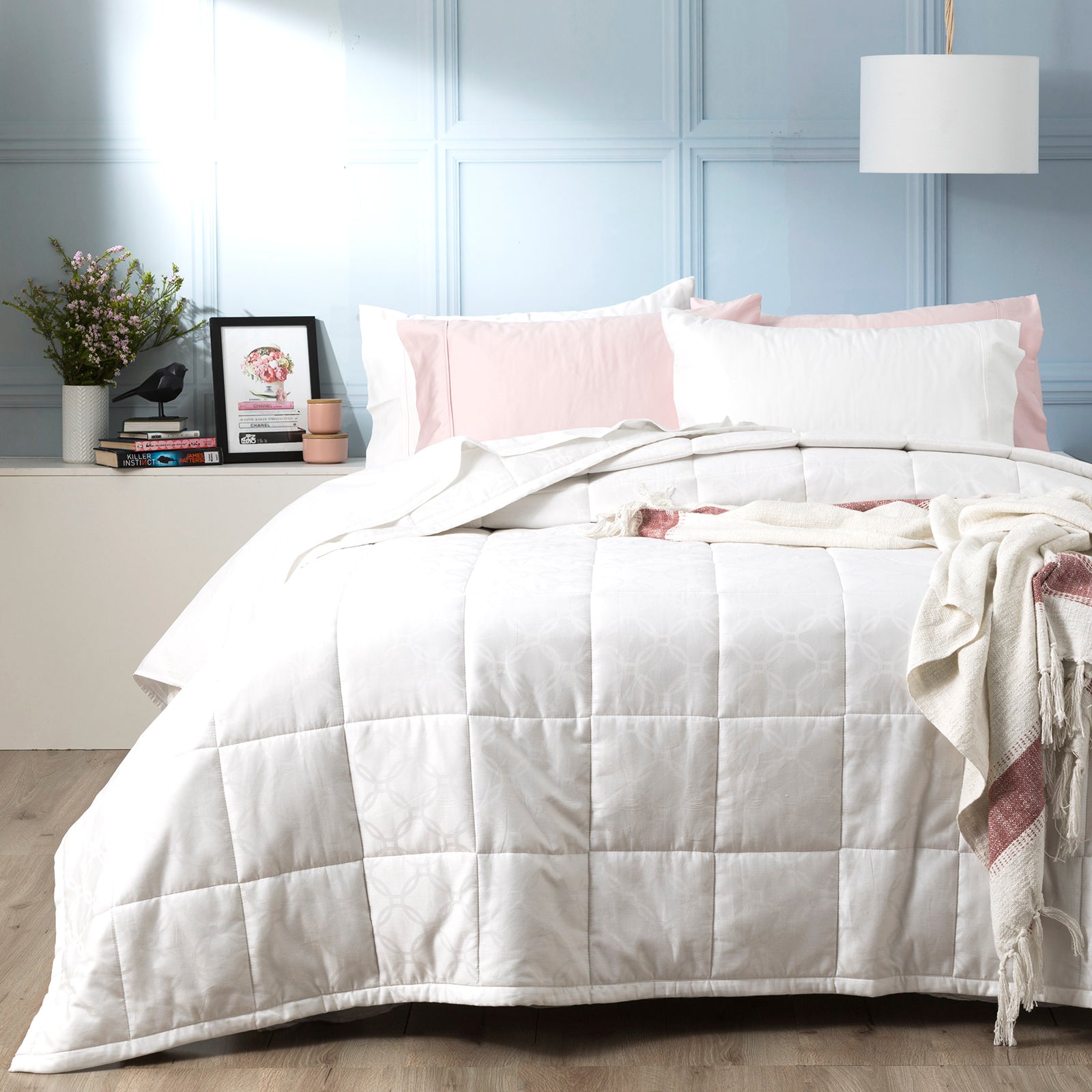 Josephine 500 TC Cotton Jacquard White Comforter Set by Ddecor Home King