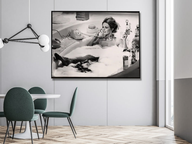 Wall Art 30cmx40cm Brigitte Bardot In the bath poster, Black Frame Canvas