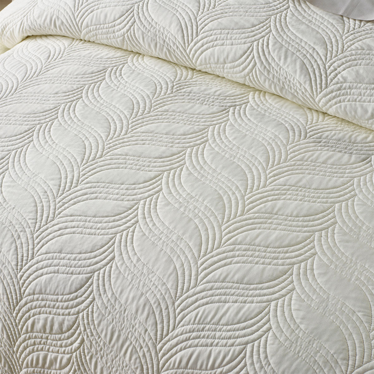 Kamala Cream Embossed Bedspread Set King