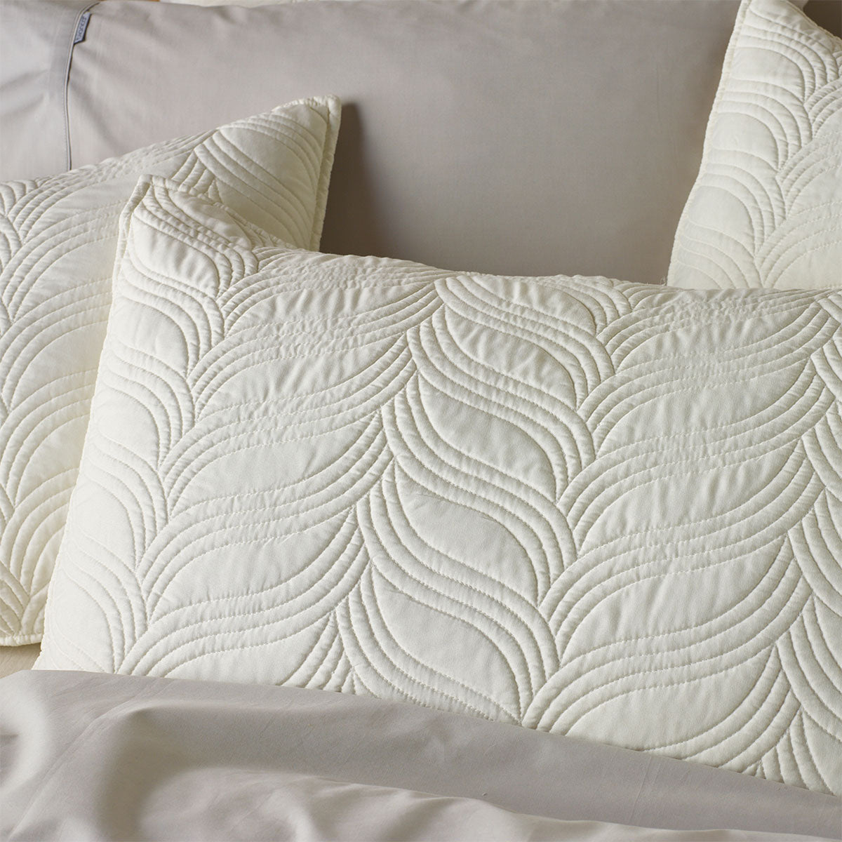 Kamala Cream Embossed Bedspread Set Super King