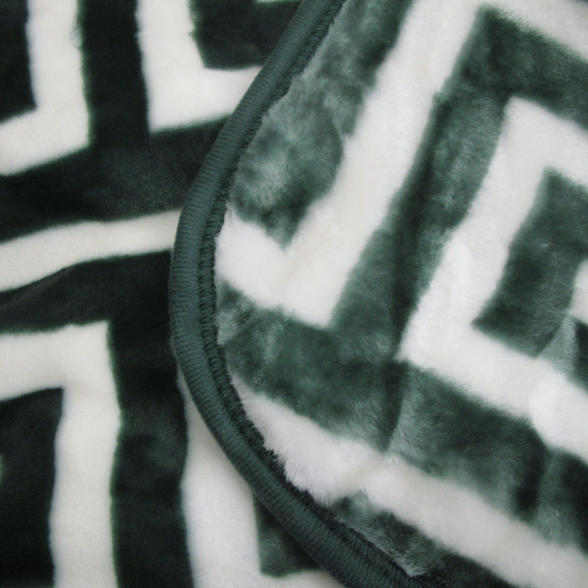 Bloomington 800GSM Greek Key Green Winter Premium Quality 1 Ply Mink Blanket King