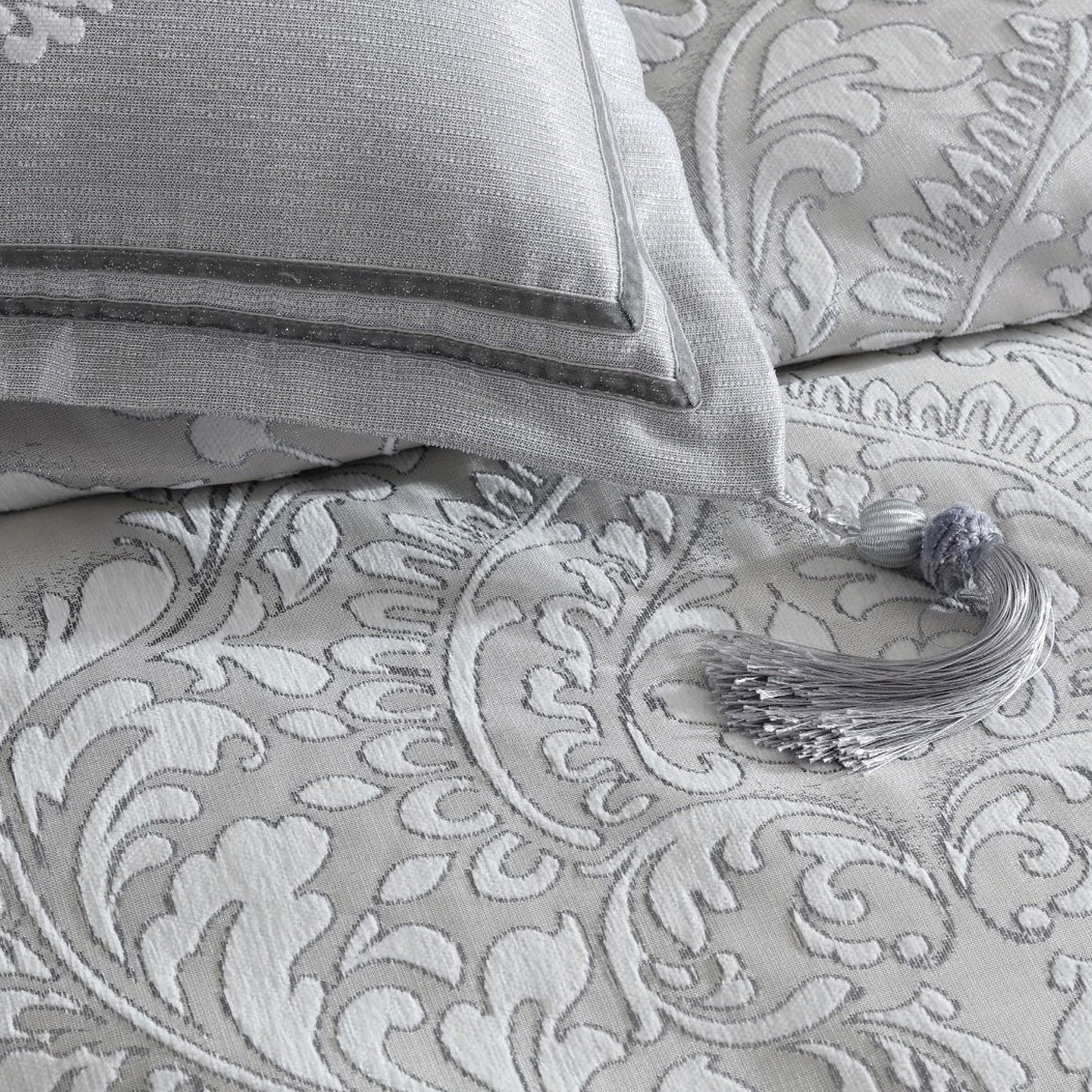 Alexander Silver Woven Jacquard Quilt Cover Set King