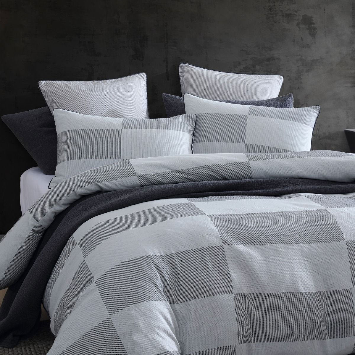 Platinum Collection Region Grey Polyester Cotton Jacquard Quilt Cover Set Queen