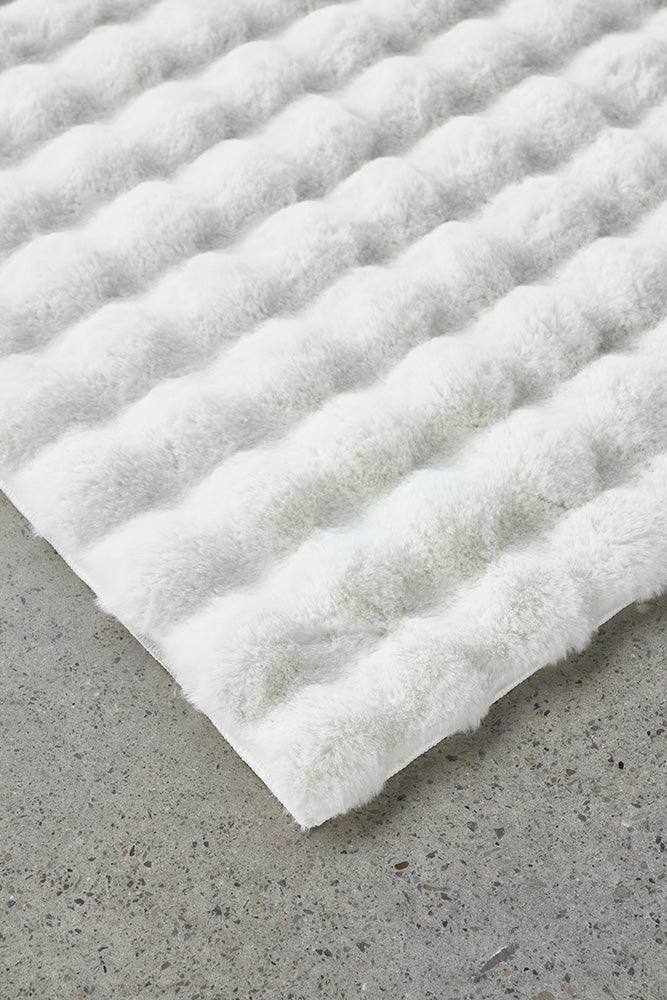 Bubble Washable Rug - White 220X150Cm