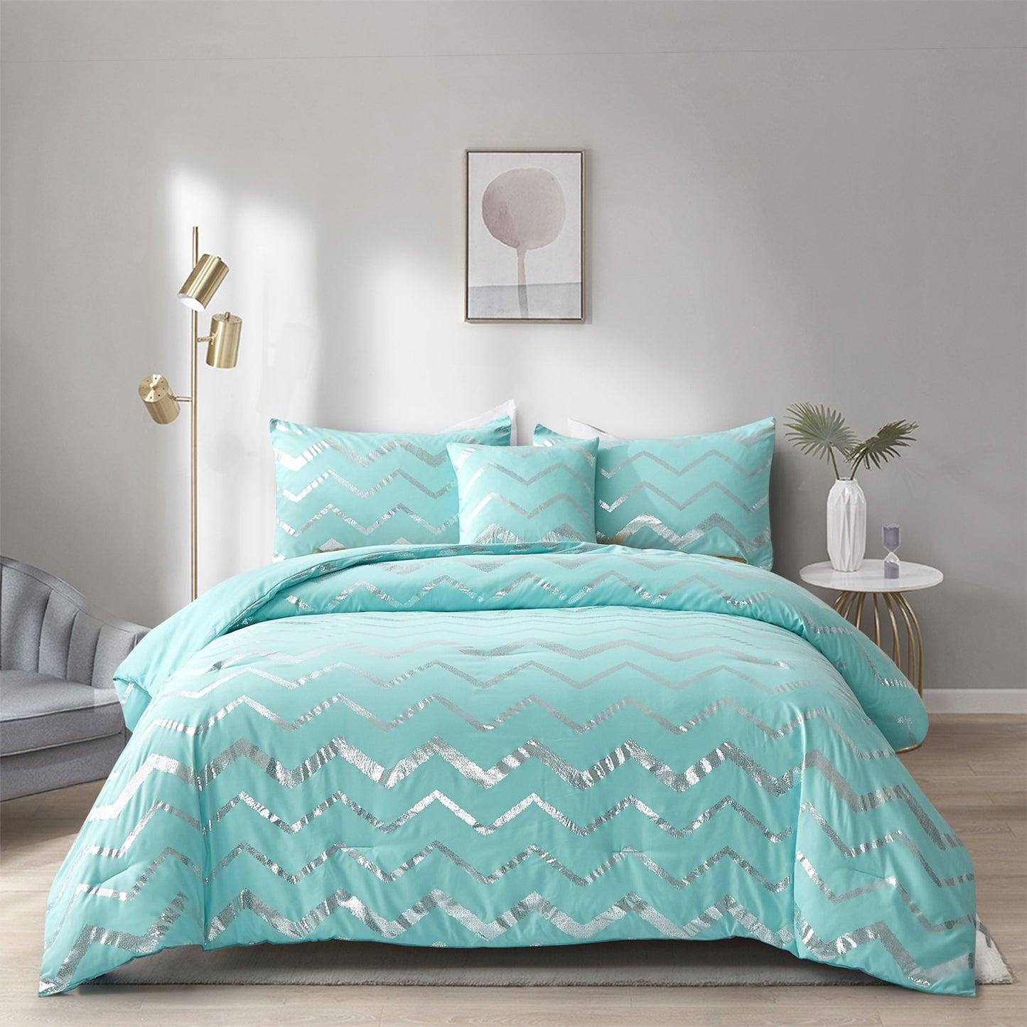 Blue Gradient Comforter Set, King Size, Modern 3-Piece Bedding with Pillowcases