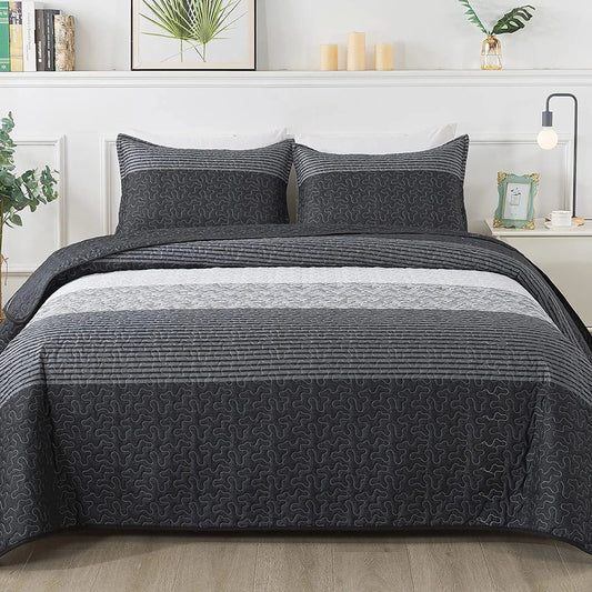 Detailed Quilted Bedspread and Pillowcases Set: A Signature of Quality and Style - Queen size