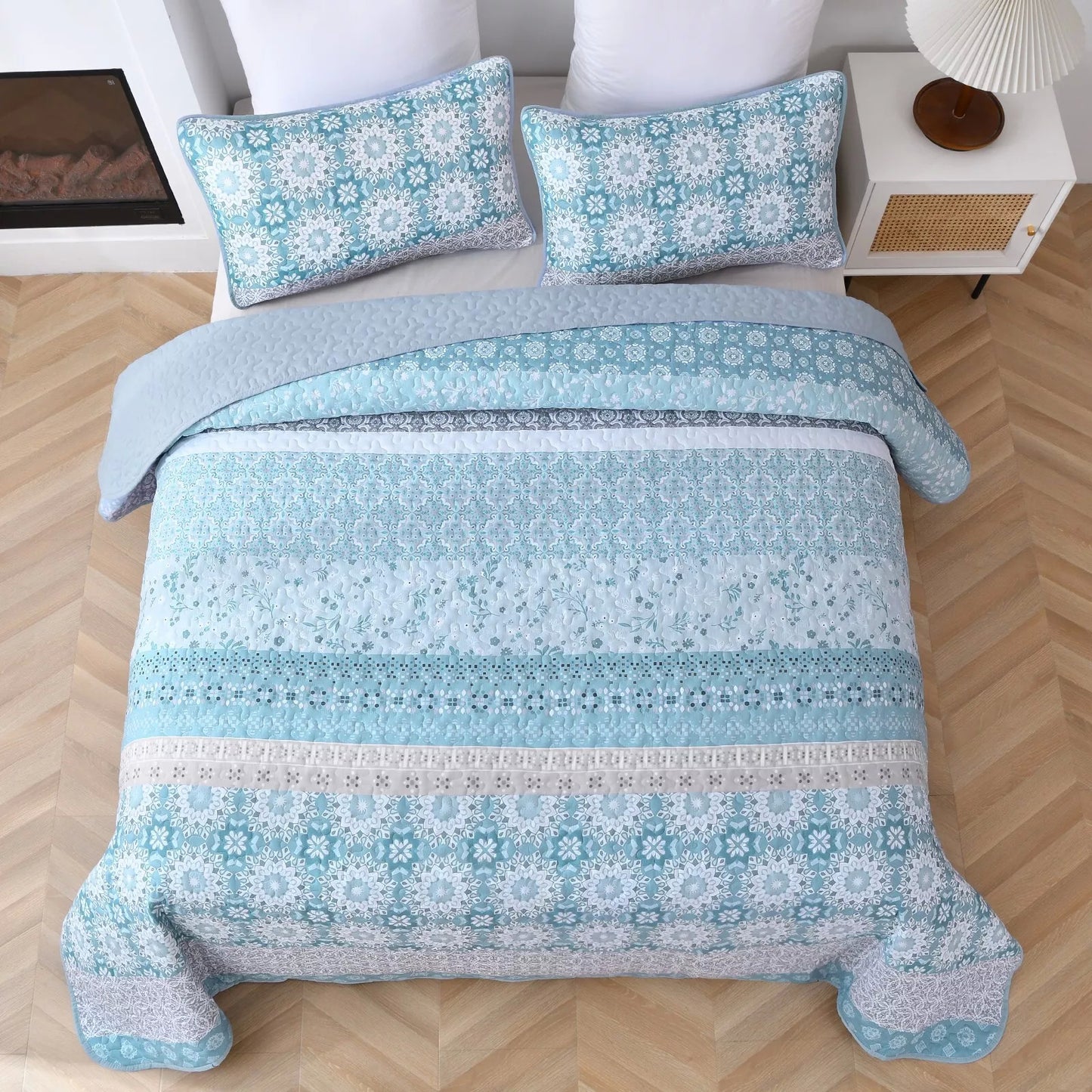 Peaceful Quilted coverlet and pillowcovers set: Relax and Unwind - Queen size