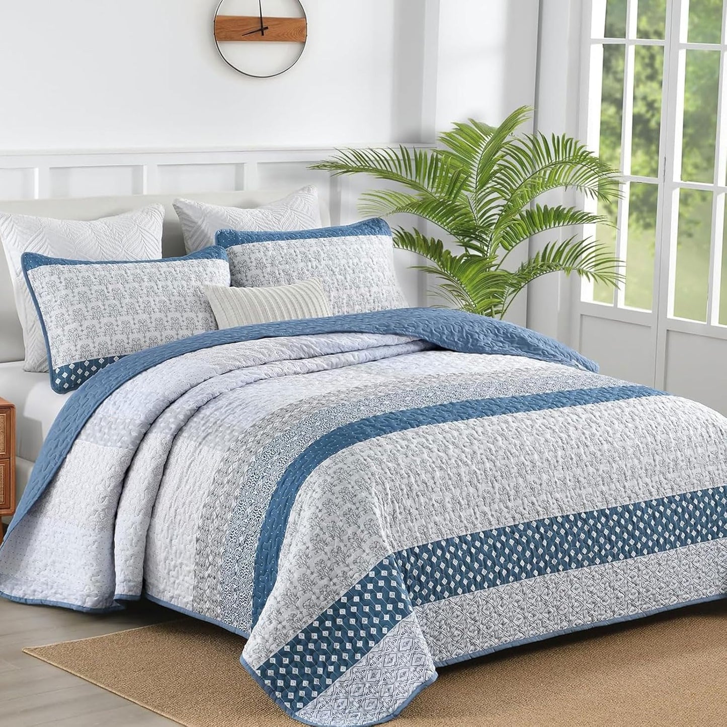 Dazzling Quilted bedspread and pillowcovers set: Add Sparkle to Your Space - Queen size