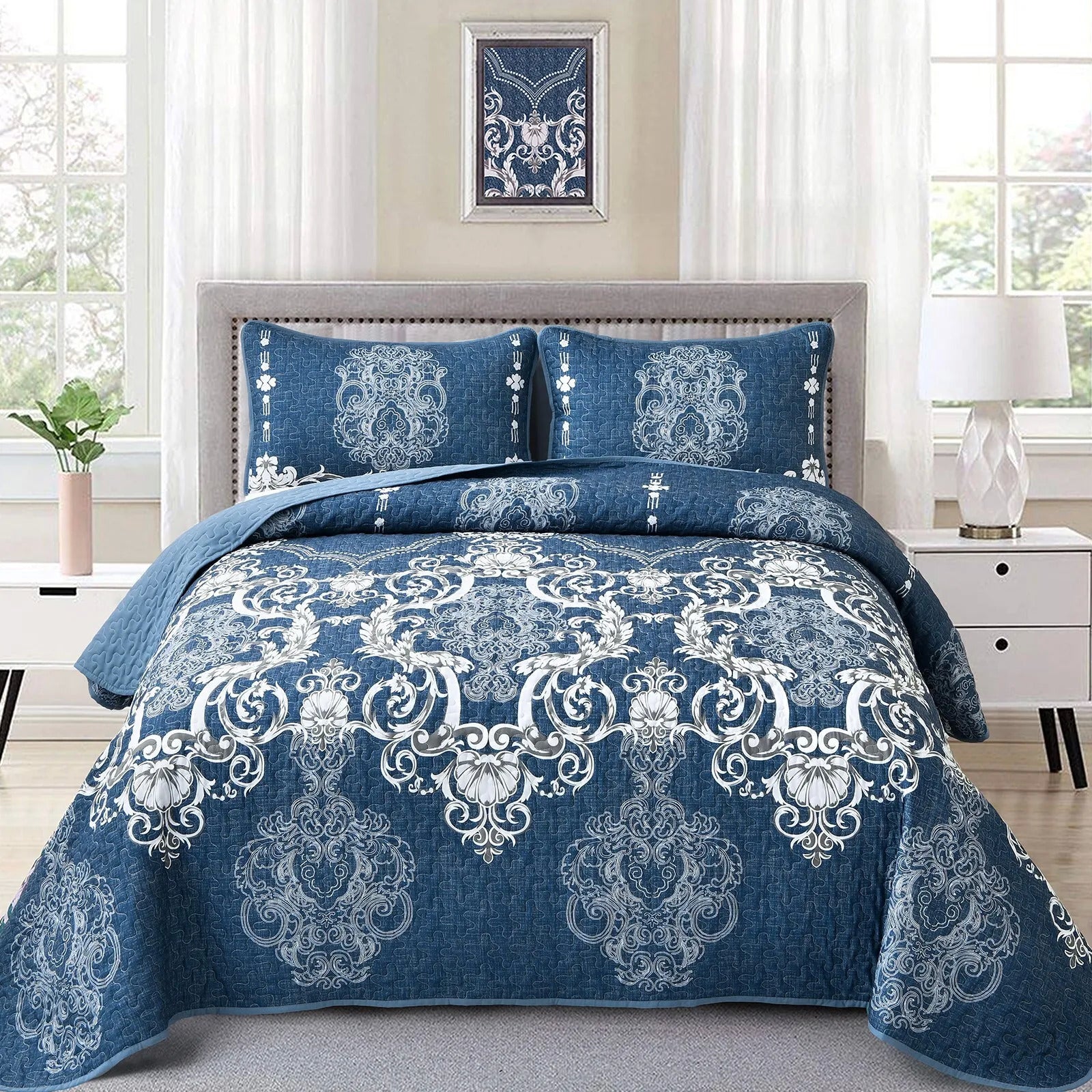 Alluring Quilted bedspread and pillowcovers set: Luxurious Bedroom Addition - Queen size