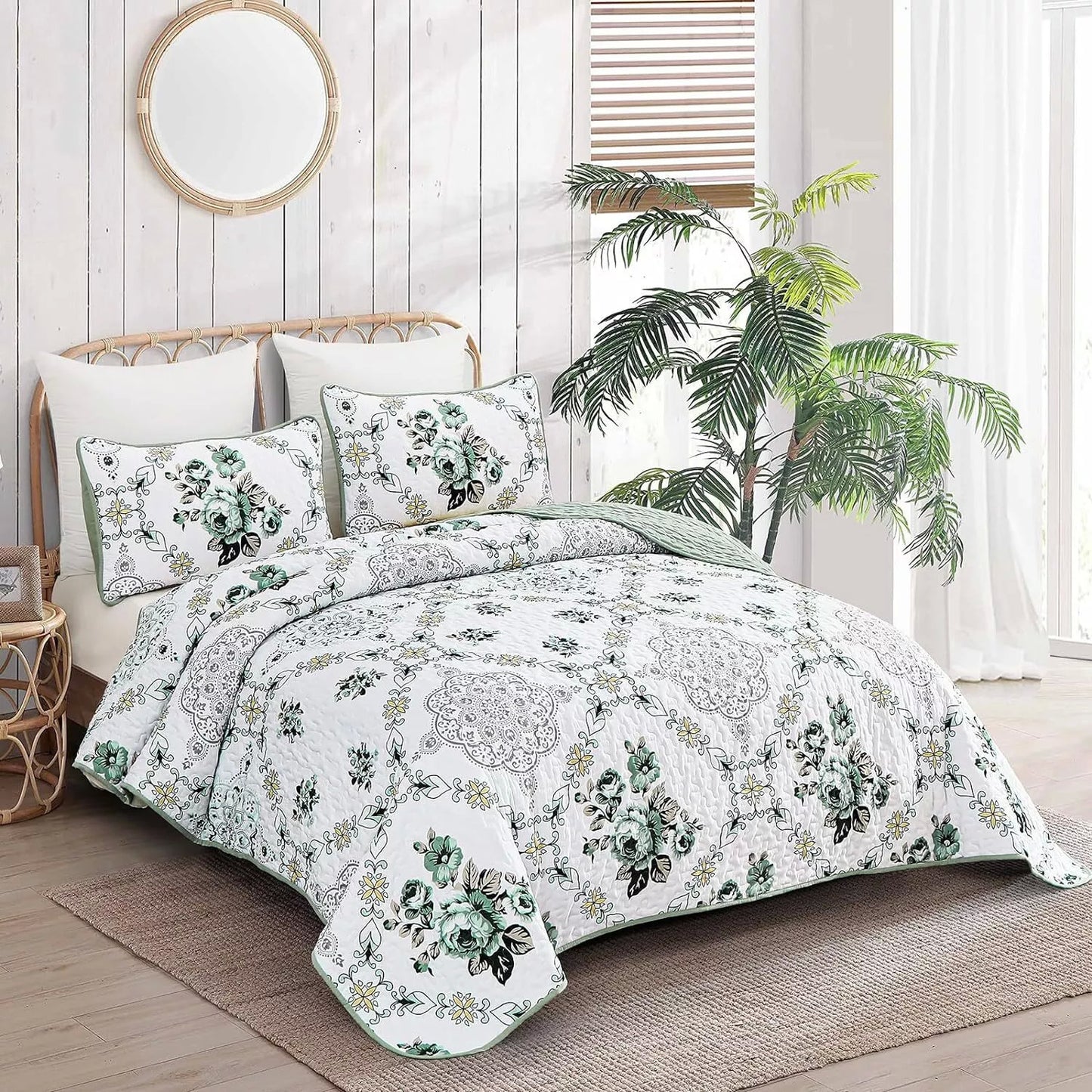 Exquisite Quilted Bedspread and Pillowcases Set: A Touch of Elegance for Your Space - Queen size