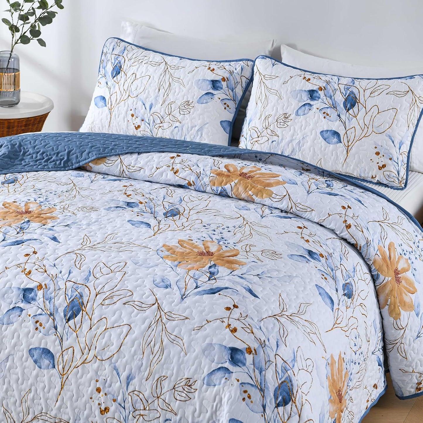 Quietude Quilted coverlet and pillowcovers set: Perfect for Relaxation - Queen size