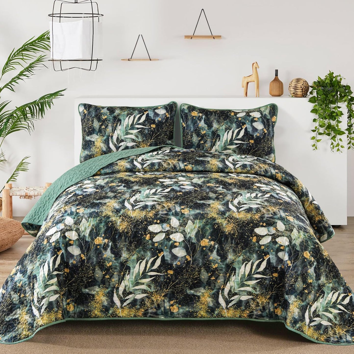 Lush Quilted coverlet and pillowcovers set: Soft and Cozy Feel - Queen size