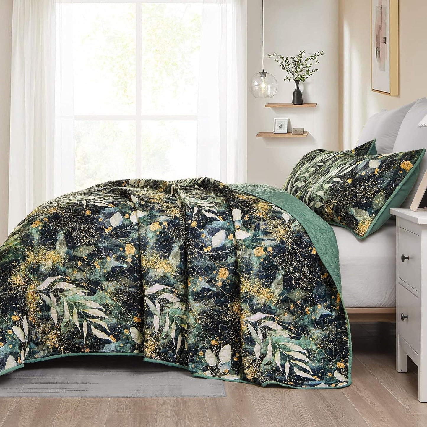 Lush Quilted coverlet and pillowcovers set: Soft and Cozy Feel - Queen size