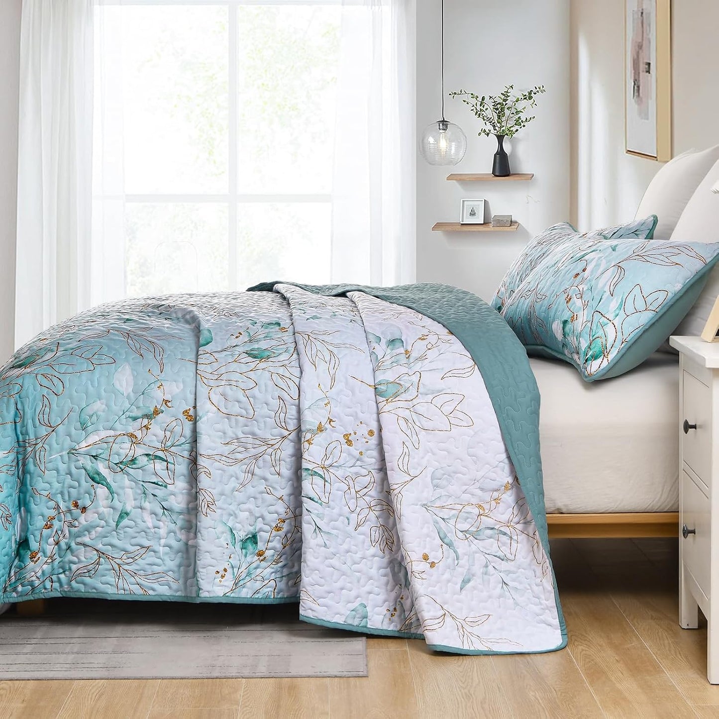 Quilted Bedspread & Pillowcases Set - Radiating Shine in Your Bedroom - Queen