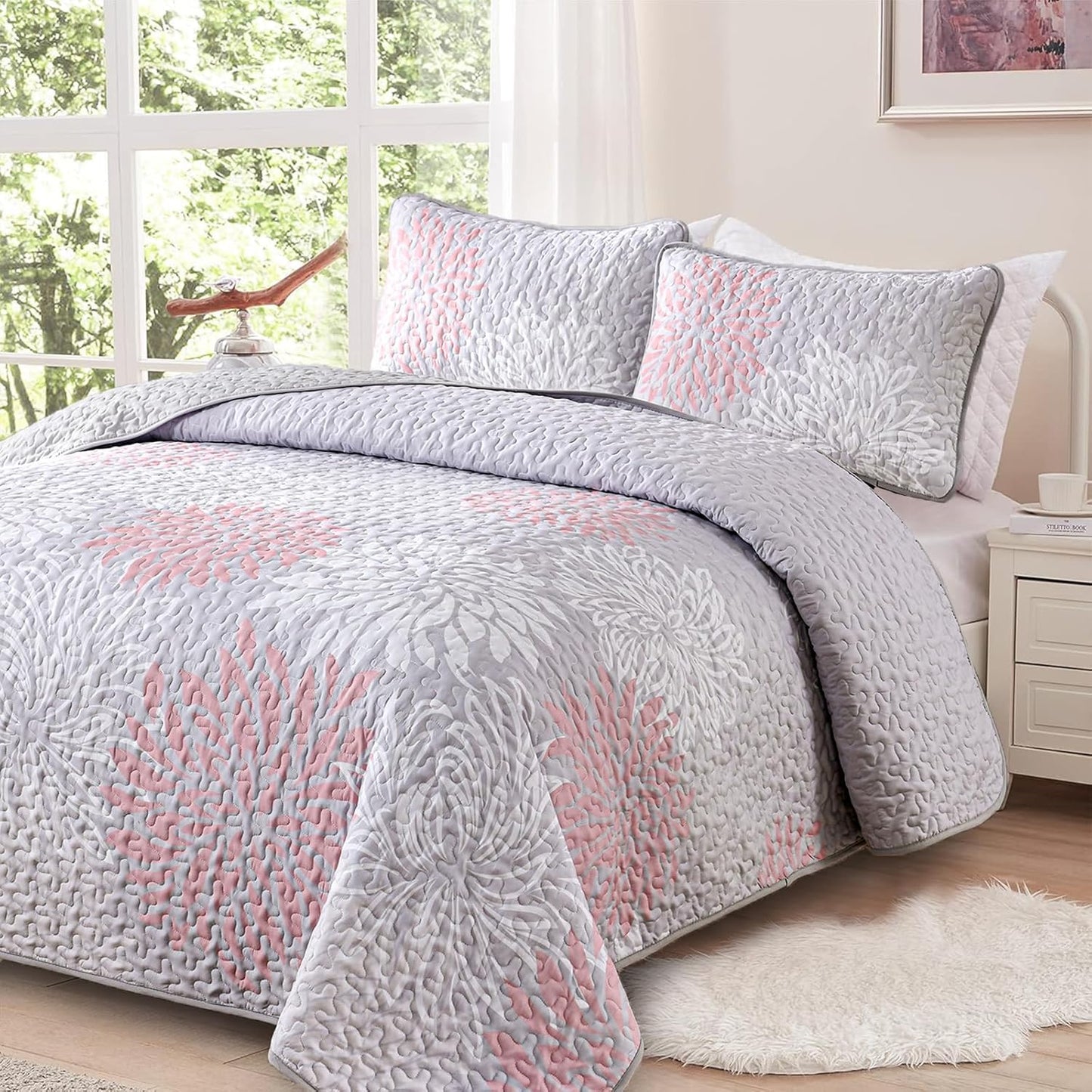 Mosaic Quilted coverlet and pillowcovers set: Unique Patchwork Design - Queen size