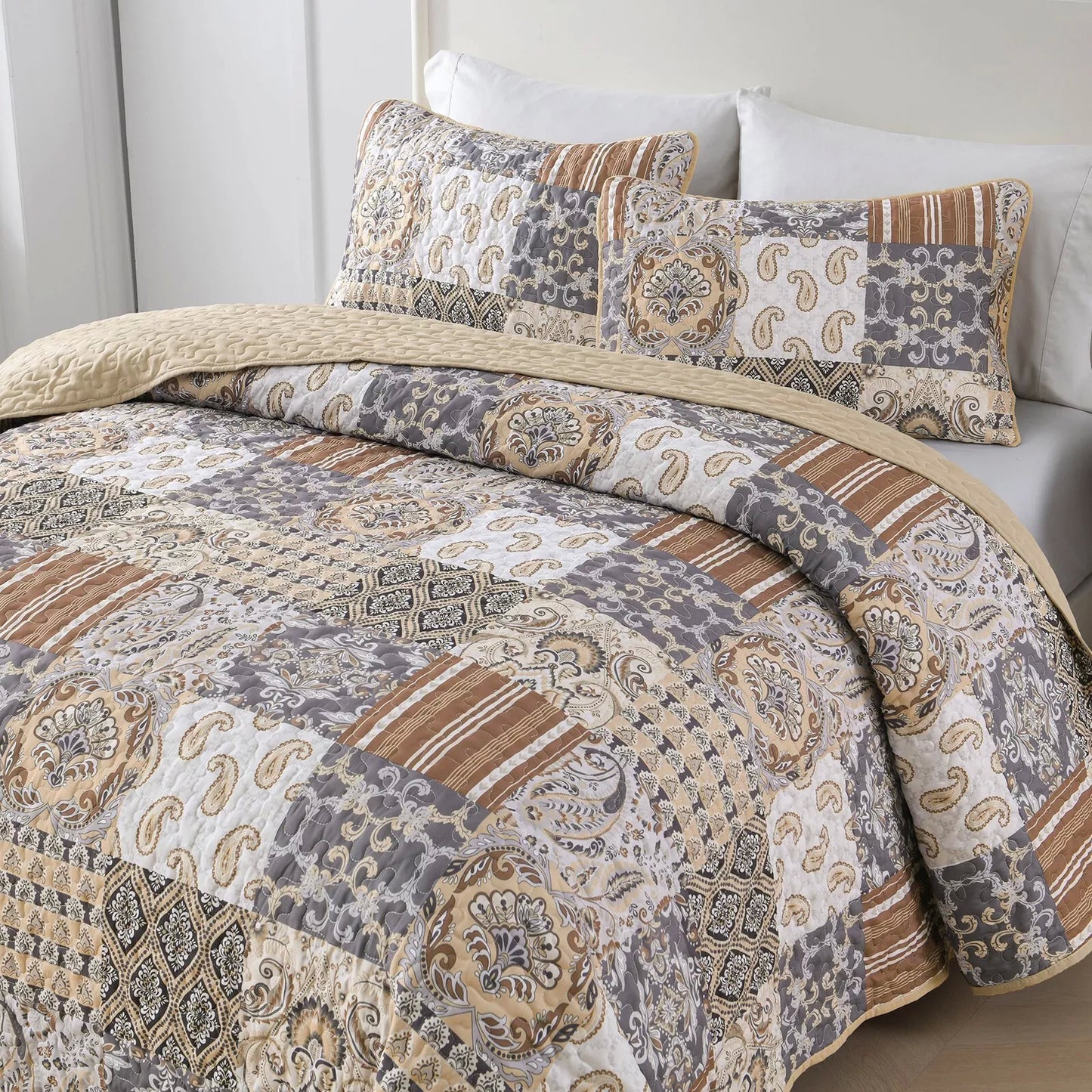 Quietude Quilted coverlet and pillowcovers set: Perfect for Relaxation - Queen size