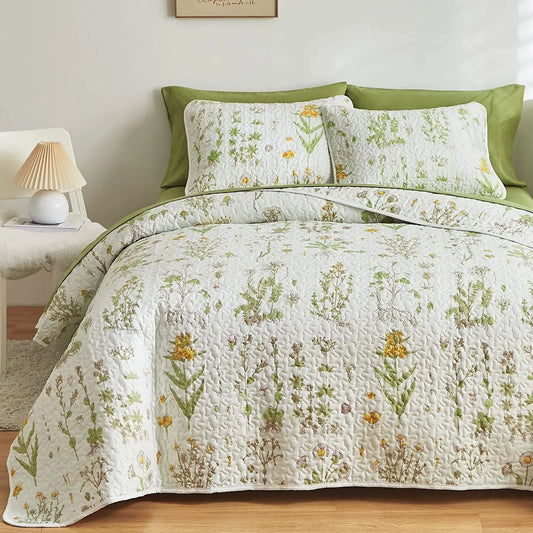 Artistic Quilted coverlet and pillowcovers set: Unleash Your Creativity - Queen size