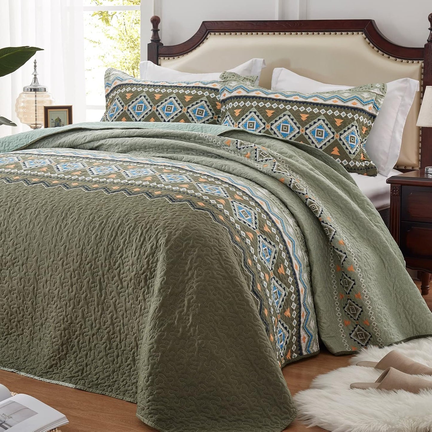 Quicksilver Quilted coverlet and pillowcovers set: Sleek and Modern - Queen size