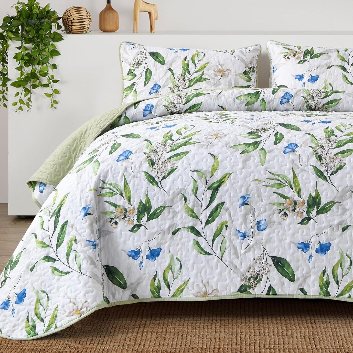 Fancy Quilted coverlet and pillowcovers set: Stylish Bedroom Update - Queen size