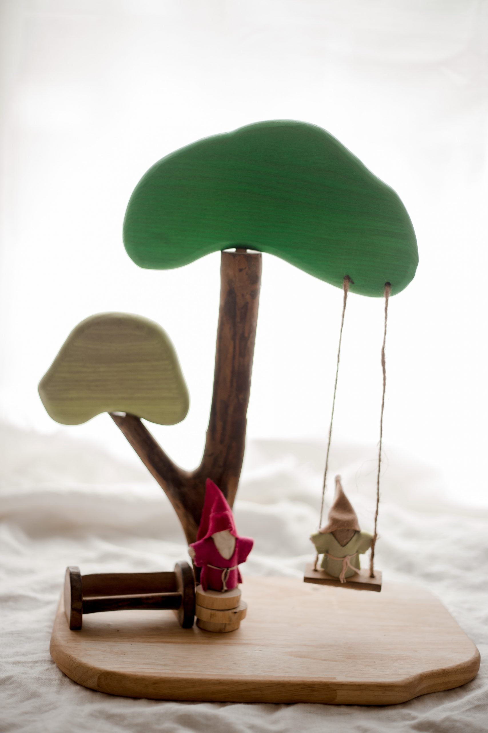 Tree and swing play set - image1